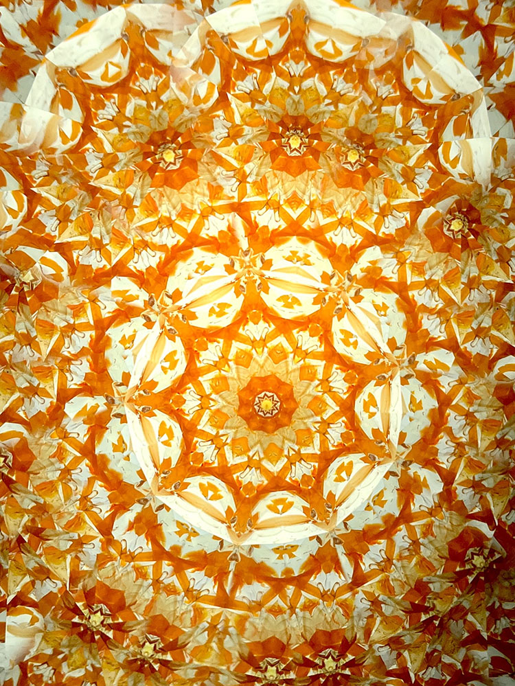 K644⭐︎乳白ぼかし 優美なドレープ イエロー 螺旋模様 和ガラス 糸巻柄 林和子「しあわせいろ 灯台」(HK1083)3ミラー・オイルタイプ 万華鏡