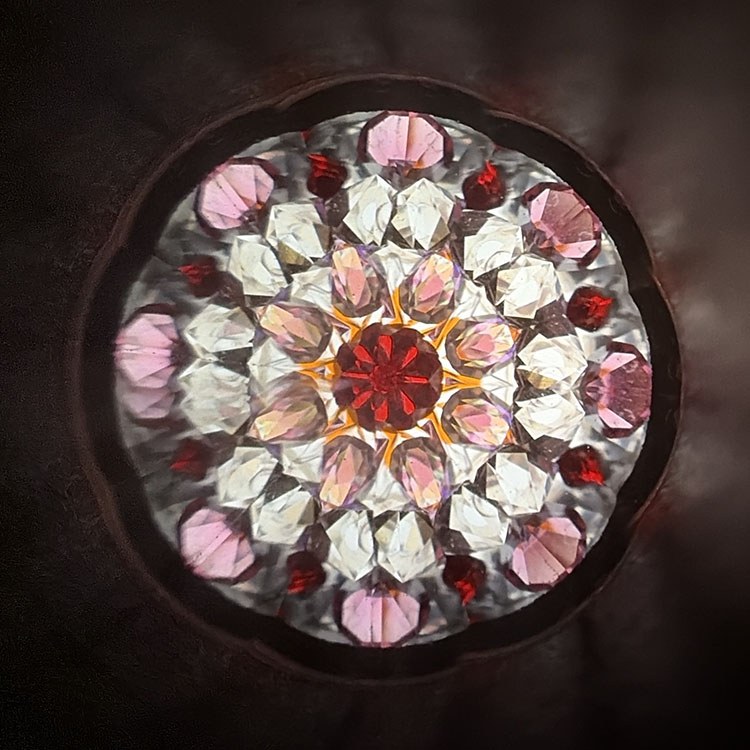 関一「フラワーチャームペンダント万華鏡 - カレイド Red -」（SE-SKP